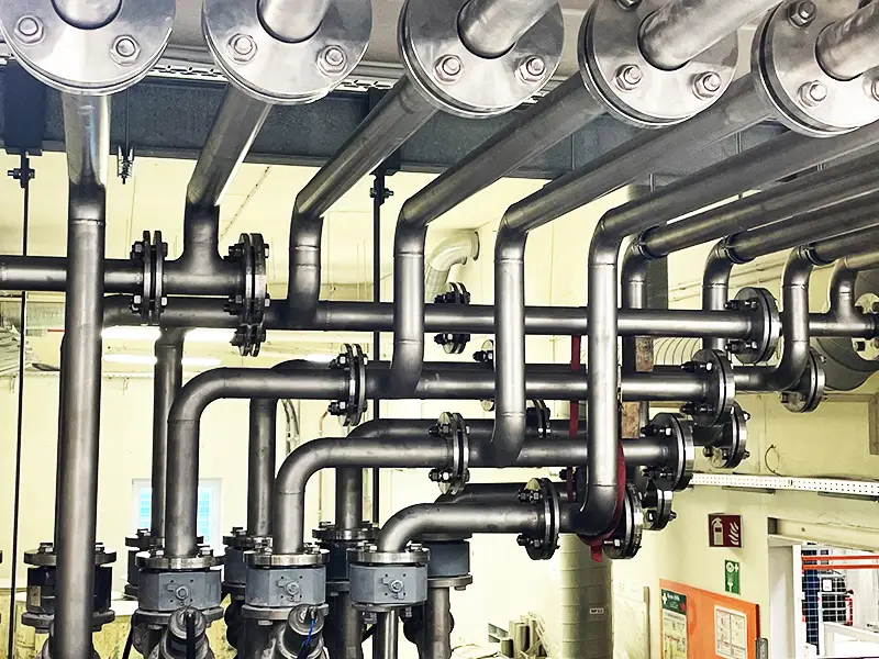 Individuelle Rohrleitungen vom Metallbauer Rohrleitungen in der Industrie